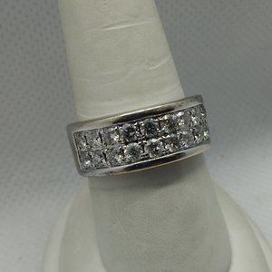 14KT White Gold Ring with Diamond Rounds